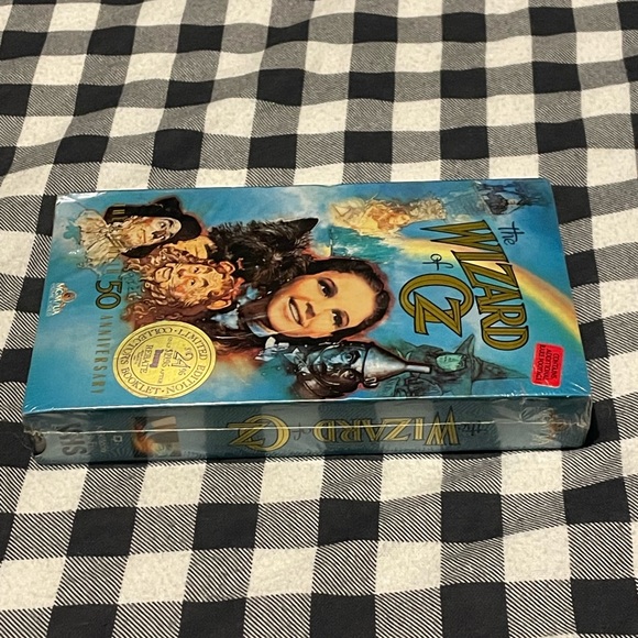Wizard Of Oz 50th Anniversary VHS sealed Rare comes with booklet - Picture 2 of 6